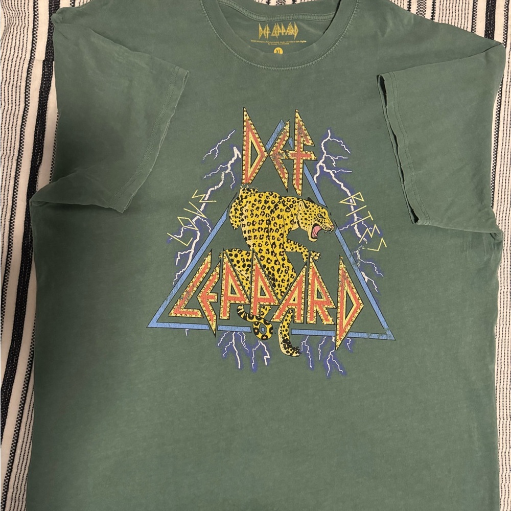Def Leppard Graphic Tee — Green with Yellow Leopard